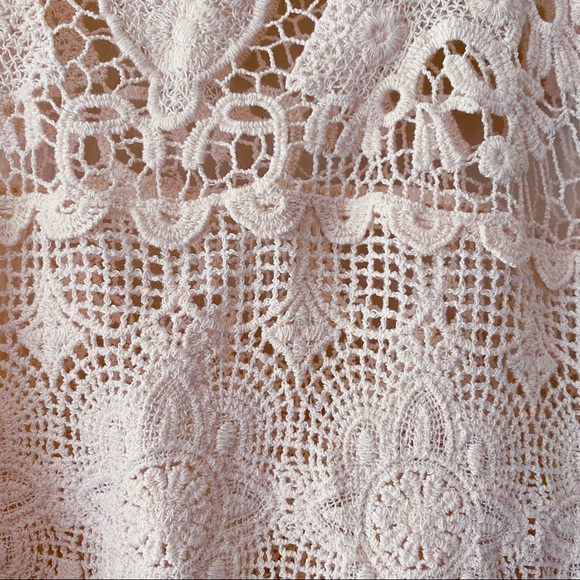 ISSI | Crochet Cropped Tank - Picture 3 of 4